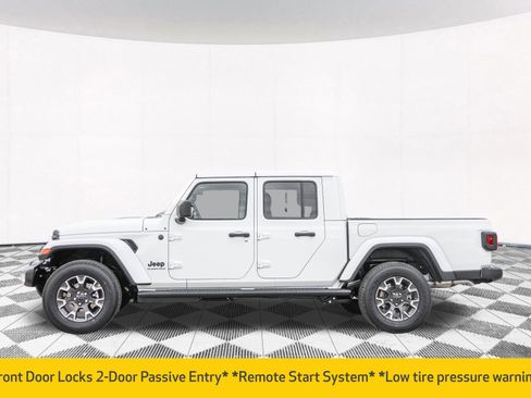 New 2026 Jeep Gladiator Sport image 9