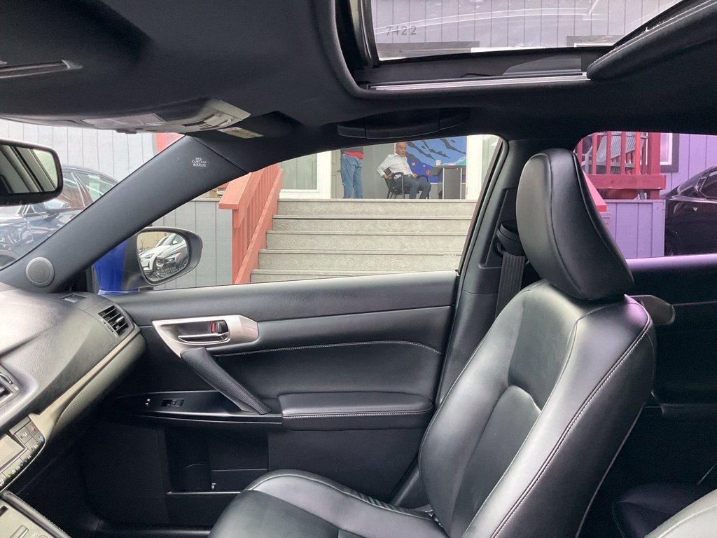 Used 2014 Lexus CT 200h w/ F Sport w/Nuluxe Interior FWD image 19