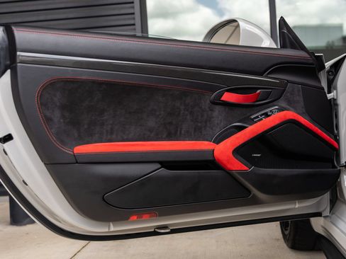 Certified 2019 Porsche 911 GT2 RS RWD image 43