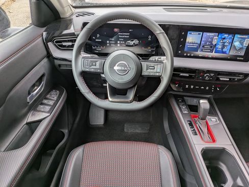 New 2026 Nissan Kicks SR w/ Cold Weather Package FWD image 16