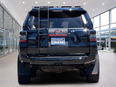 Used 2021 Toyota 4Runner TRD Off-Road Premium w/ Moonroof Package AWD/4WD image 5