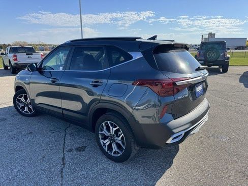 Used 2021 Kia Seltos EX image 6