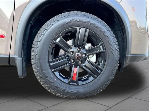 Certified 2025 Nissan Rogue SV AWD/4WD image 10