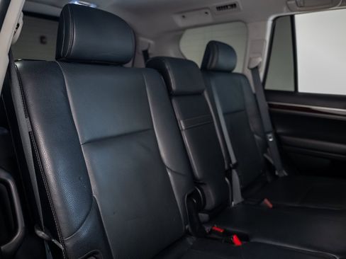 Used 2017 Lexus GX 460 Premium w/ Premium Package image 34