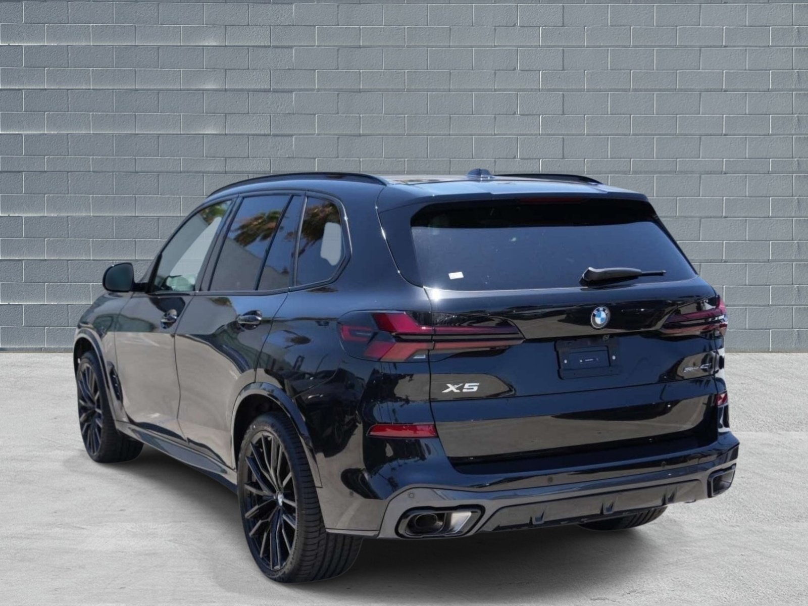Used 2026 BMW X5 sDrive40i w/ M Sport Package RWD image 3