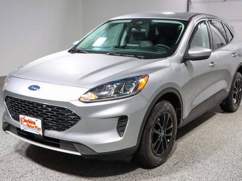 Used 2021 Ford Escape SE w/ Cold Weather Package image 30