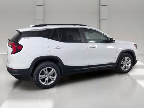 Used 2022 GMC Terrain SLE w/ Driver Convenience Package FWD image 5