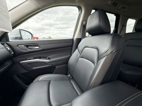 Used 2024 Nissan Pathfinder SL w/ SL Premium Package AWD/4WD image 33