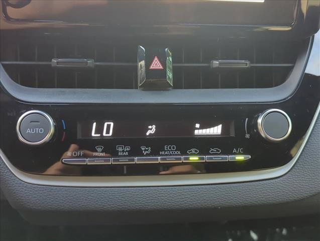 Certified 2026 Toyota Corolla SE FWD image 21
