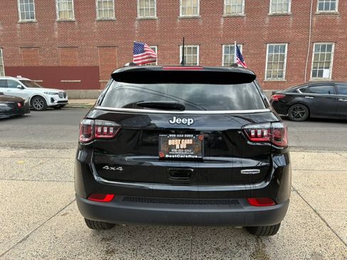 Used 2024 Jeep Compass Latitude AWD/4WD image 6