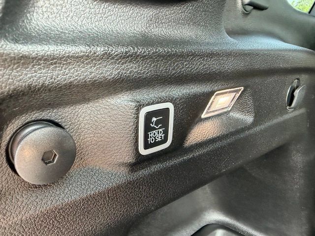 Used 2025 Jeep Grand Cherokee L Limited w/ Luxury Tech Group II AWD/4WD image 27