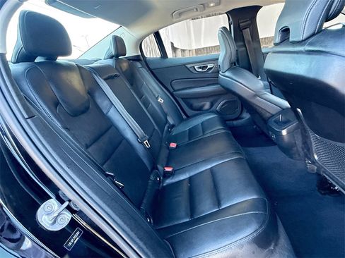 Used 2023 Volvo S60 B5 Plus image 31