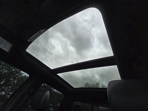 Used 2022 Ford F350 Lariat w/ Tremor Off-Road Package AWD/4WD image 21