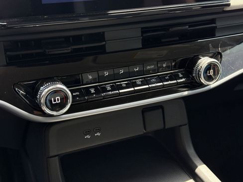 Used 2024 Honda Prologue EX image 16