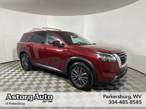 Used 2023 Nissan Pathfinder SL w/ SL Premium Package image 1