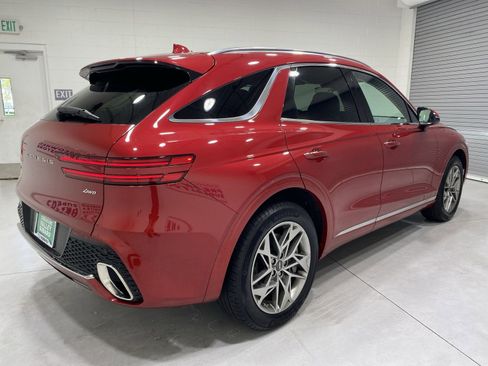 Used 2025 Genesis GV70 2.5T AWD/4WD image 8
