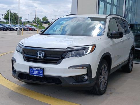 Used 2022 Honda Pilot Sport image 3