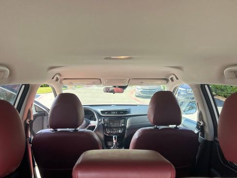 Used 2019 Nissan Rogue SV w/ Premium Package AWD/4WD image 20