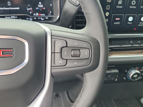 Used 2025 GMC Sierra 2500 SLE w/ Preferred Package AWD/4WD image 22