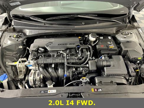 Used 2025 Hyundai Elantra Sport FWD image 27