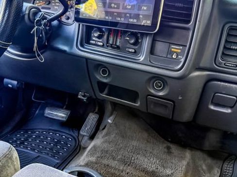 Used 2004 GMC Sierra 1500 SLE w/ Light Duty Power Package RWD image 31