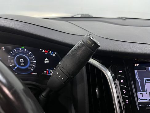 Used 2020 Cadillac Escalade ESV Premium Luxury image 29