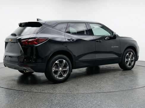 Used 2025 Chevrolet Blazer LT image 9