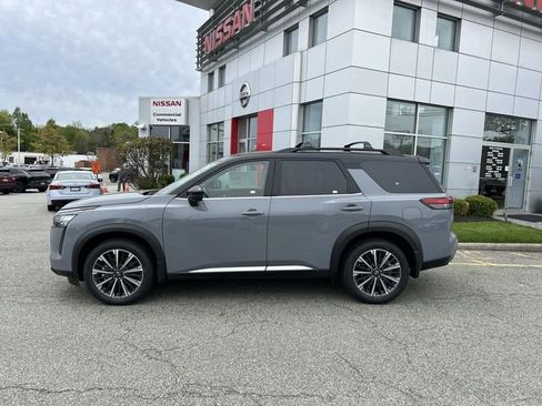 New 2026 Nissan Pathfinder Platinum w/ Cargo Package AWD/4WD image 5