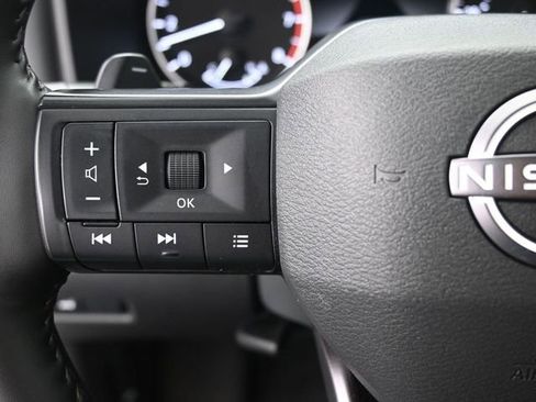 Used 2025 Nissan Rogue SV FWD image 7