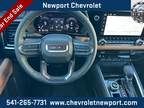 New 2025 GMC Canyon AT4 w/ AT4 Premium Package image 12