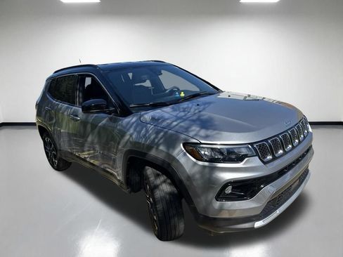 Used 2023 Jeep Compass Limited AWD/4WD image 2