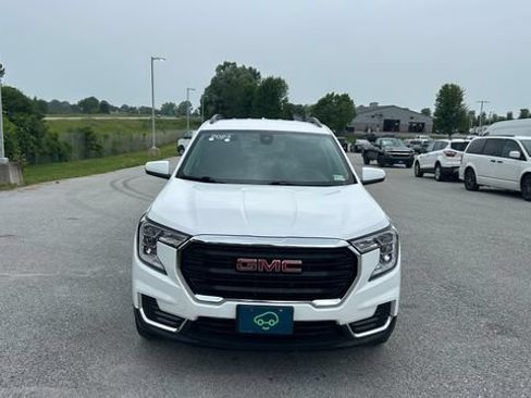 Certified 2023 GMC Terrain SLE w/ Driver Convenience Package AWD/4WD image 8