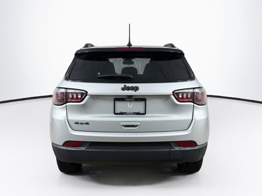 Used 2024 Jeep Compass Latitude w/ Convenience Group AWD/4WD image 6