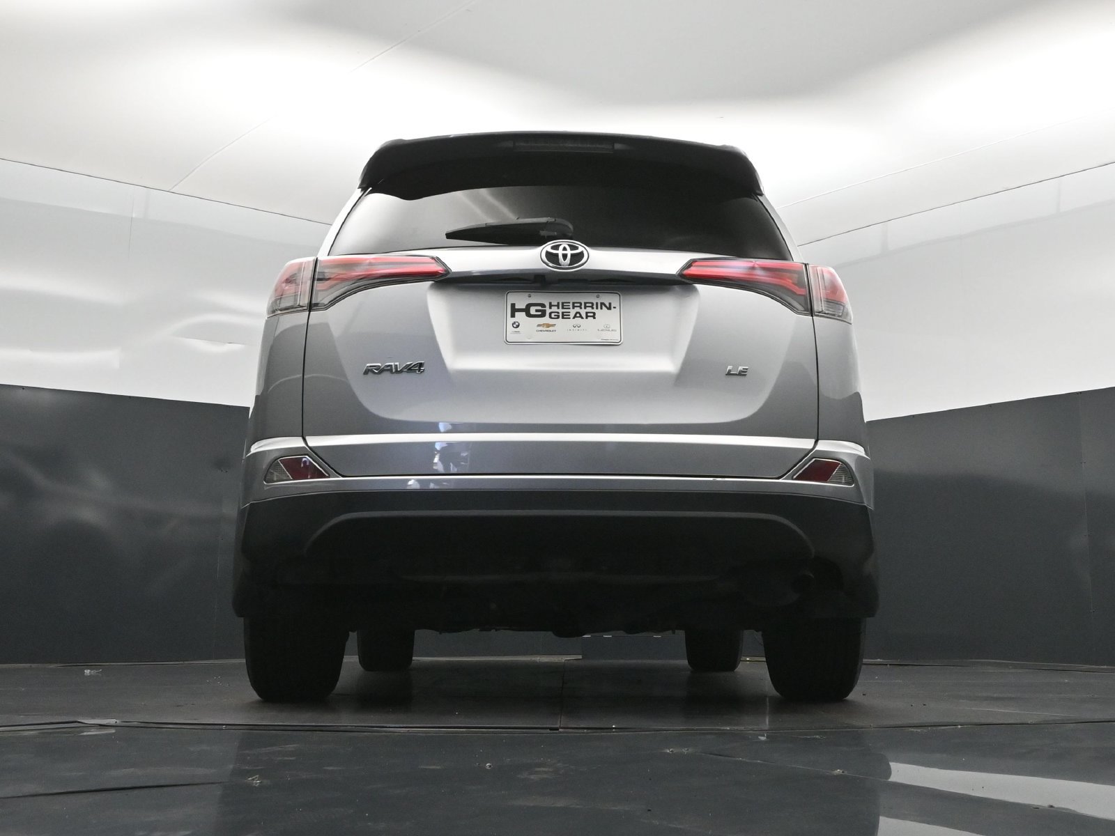 Used 2018 Toyota RAV4 LE FWD image 41