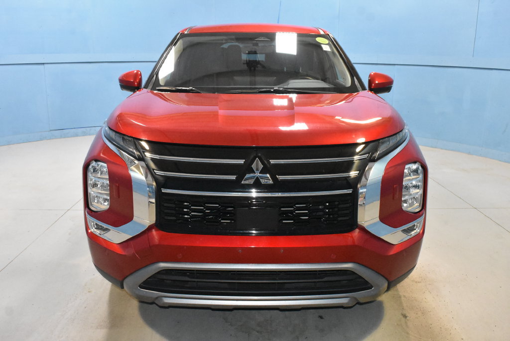 Used 2025 Mitsubishi Outlander SE AWD/4WD image 24