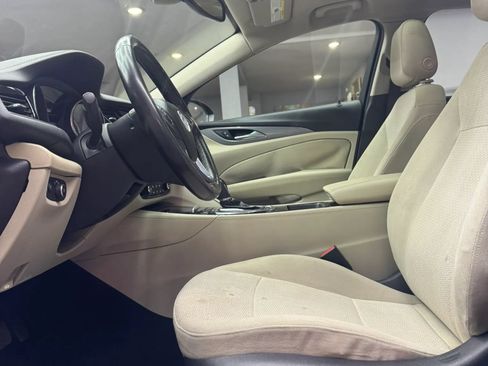 Used 2018 Buick Regal Preferred w/ Sights and Sounds Package FWD image 13