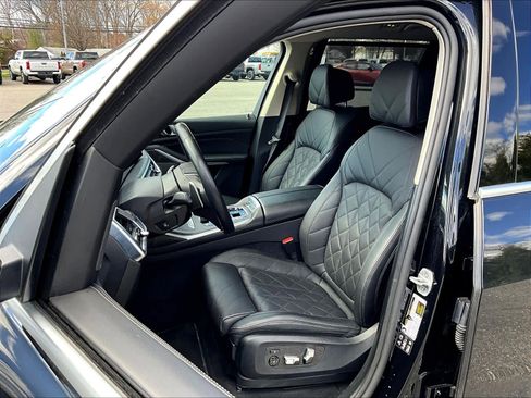 Used 2025 BMW X7 xDrive40i image 10