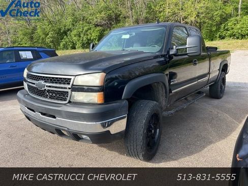 Used 2006 Chevrolet Silverado 2500 LT w/ Heavy-Duty Power Package image 1