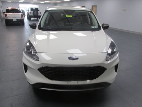 Used 2022 Ford Escape SE w/ Cold Weather Package AWD/4WD image 2
