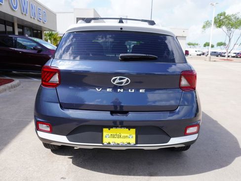 Used 2021 Hyundai Venue w/ Cargo Package image 5