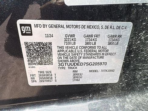 Used 2025 GMC Sierra 1500 SLT AWD/4WD image 29