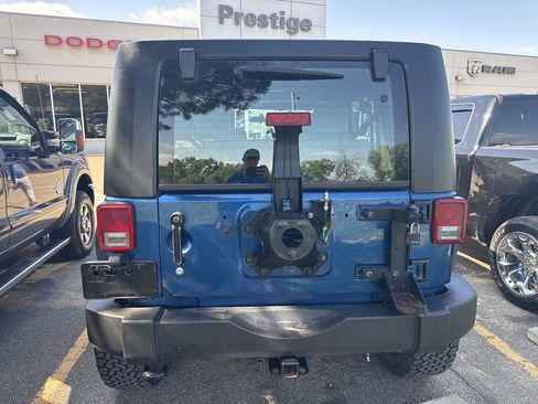 Used 2010 Jeep Wrangler Unlimited Sport AWD/4WD image 7