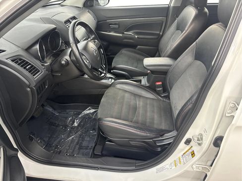 Used 2018 Mitsubishi Outlander Sport SE AWD/4WD image 13