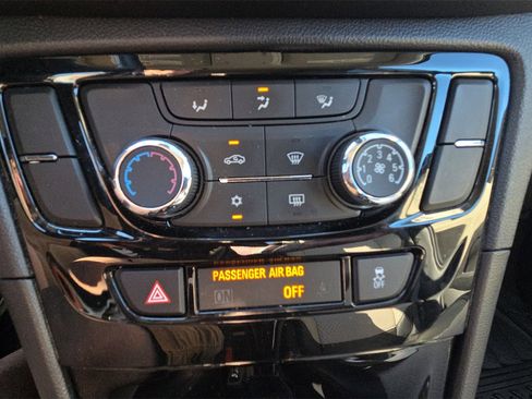 Used 2020 Buick Encore Preferred w/ Safety Package image 25