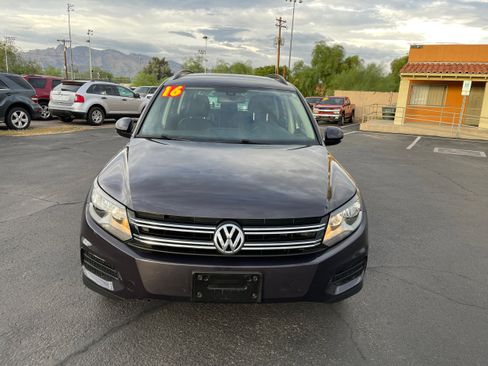 Used 2016 Volkswagen Tiguan S image 8