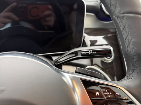 Used 2025 Mercedes-Benz GLC 300 4MATIC image 18