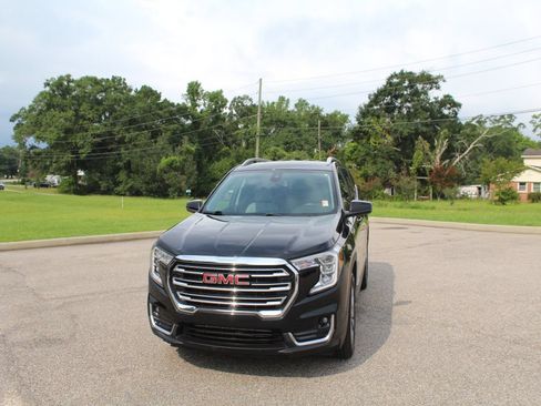 Used 2022 GMC Terrain SLT w/ Infotainment Package II FWD image 4