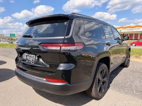 New 2026 Jeep Grand Cherokee L Limited AWD/4WD image 4