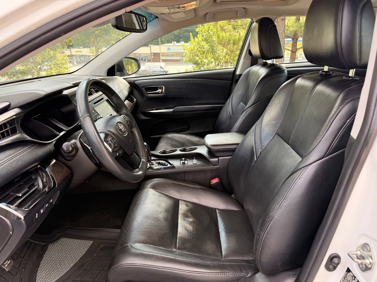 Used 2016 Toyota Avalon Limited w/ Toyota Safety Sense Package FWD image 35