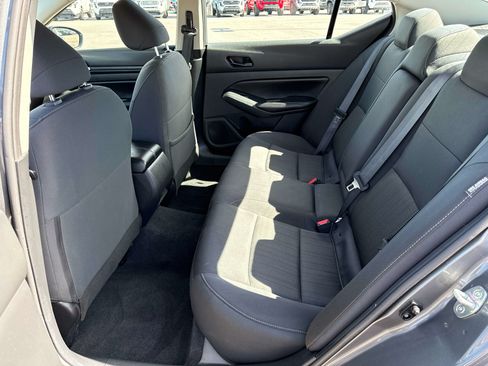 Used 2024 Nissan Altima 2.5 SV AWD/4WD image 14